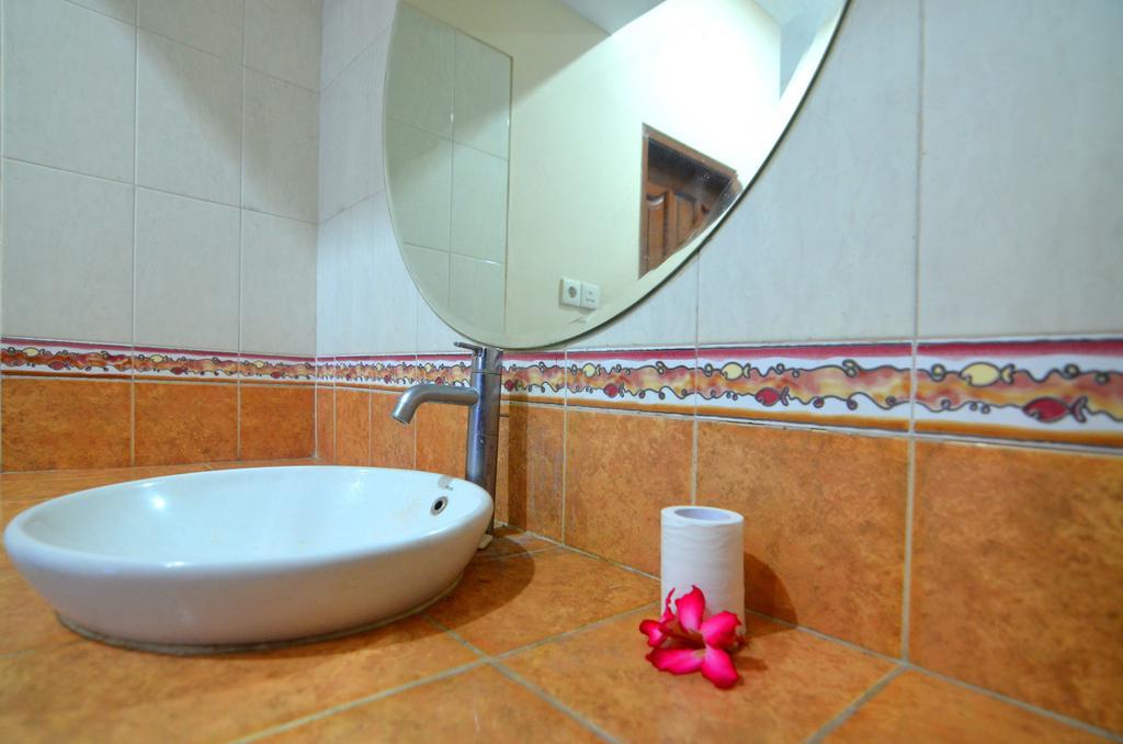 Lori Beach Inn Семіньяк Екстер'єр фото